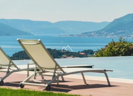 Apartamento para 252 120 euro en Tivat, Montenegro