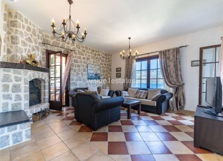 Villa für 810 000 euro in Kostanjica, Montenegro