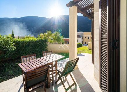 Apartment for 210 000 euro in Morinj, Montenegro