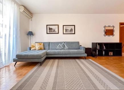 Apartamento para 220 000 euro en Petrovac, Montenegro
