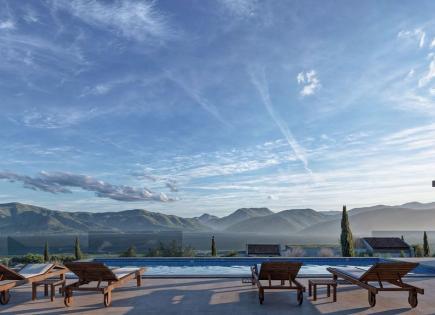 Villa para 4 252 100 euro en Tivat, Montenegro