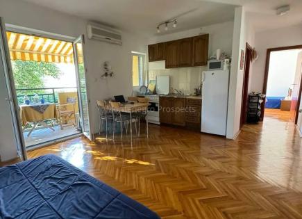 Apartment for 185 000 euro in Dobrota, Montenegro