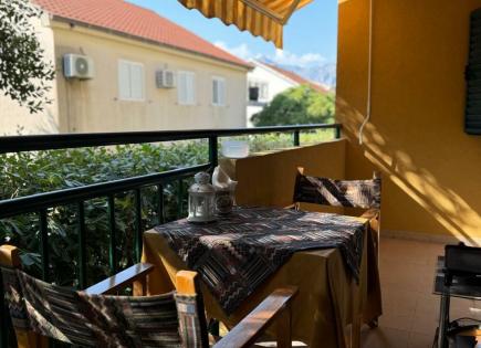 Flat for 185 000 euro in Dobrota, Montenegro