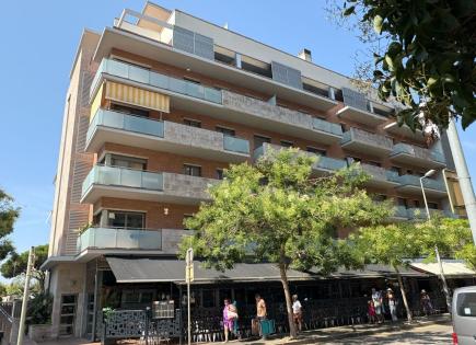 Flat for 185 000 euro on Costa Brava, Spain