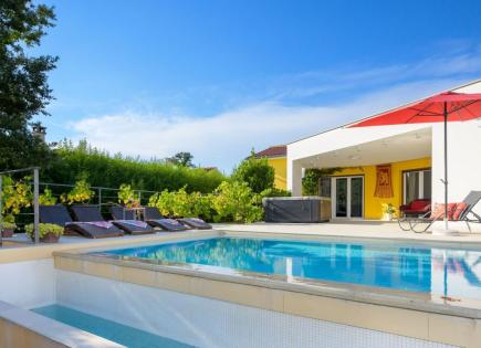 Villa para 570 000 euro en Svetvincenat, Croacia