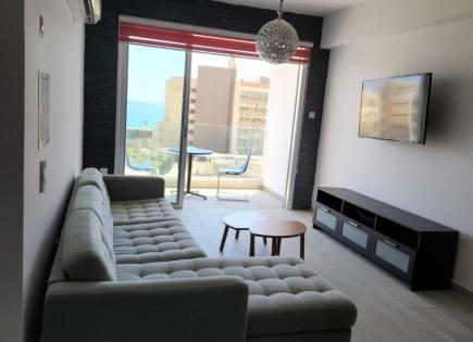 Apartamento para 1 800 euro por mes en Agios Tychon, Chipre
