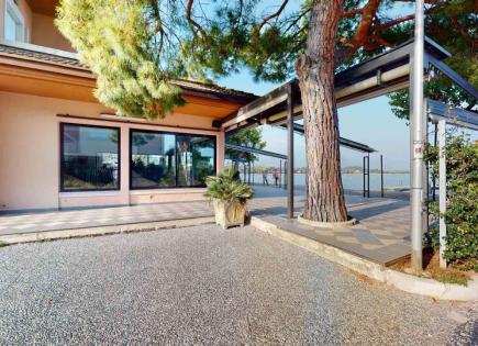 Hotel for 3 700 000 euro in Manerba del Garda, Italy
