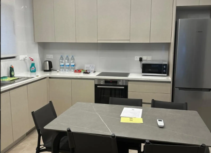 Apartamento para 2 300 euro por mes en Limasol, Chipre