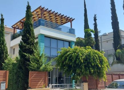 House for 4 500 euro per month in Parekklisia, Cyprus