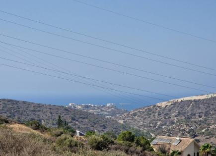 Land for 590 000 euro in Parekklisia, Cyprus