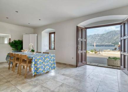 Apartment for 490 000 euro in Prcanj, Montenegro