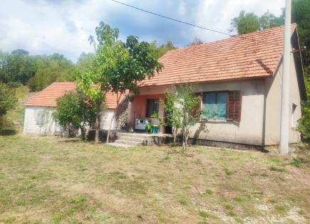 Haus für den Wiederaufbau für 118 000 euro in Niksic, Montenegro