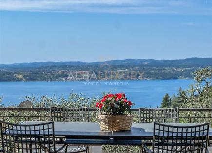 Villa für 1 600 000 euro in Gardone Riviera, Italien