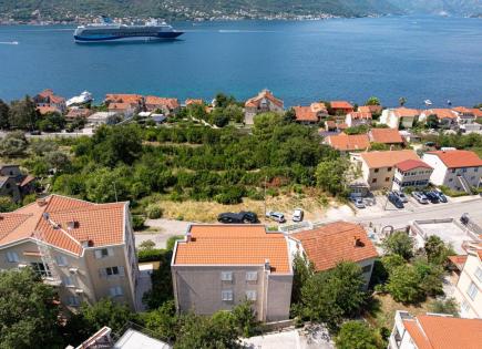 Villa für 1 880 000 euro in Dobrota, Montenegro