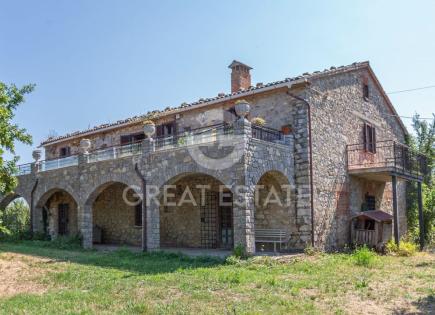 House for 590 000 euro in Montegabbione, Italy