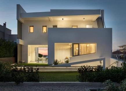 Casa per 1 250 000 euro a Loutraki, Grecia