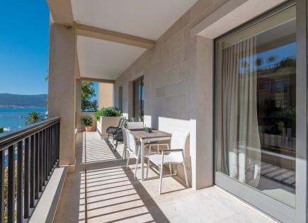 Piso para 1 175 000 euro en Tivat, Montenegro