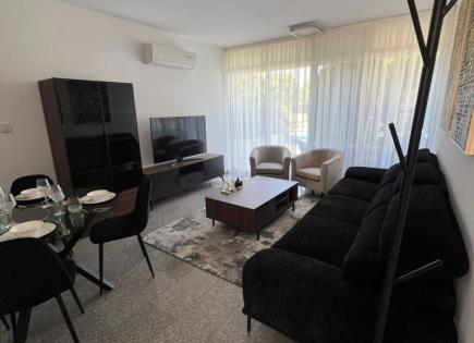 Maison pour 2 800 Euro par mois à Agios Athanasios, Chypre