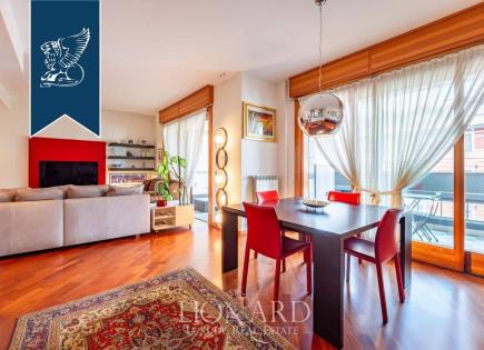 Apartment for 1 450 000 euro in Milan, Italy