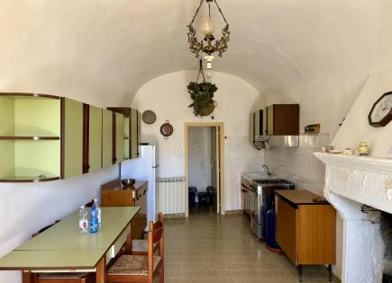 Townhouse for 60 000 euro in Campobasso, Italy