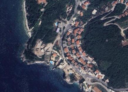 Grundstück für 740 000 euro in Sveti Stefan, Montenegro