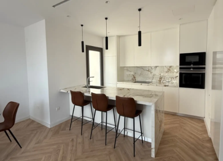 Appartement pour 2 200 Euro par mois à Agios Georgios, Chypre