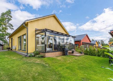 Haus für 319 000 euro in Vantaa, Finnland
