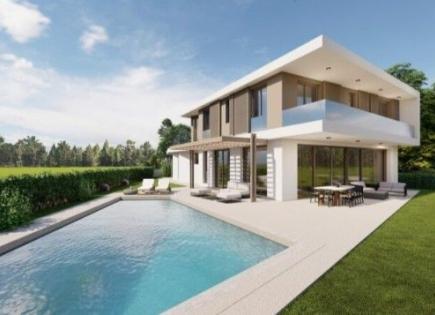 Villa for 1 500 000 euro in Larnaca, Cyprus