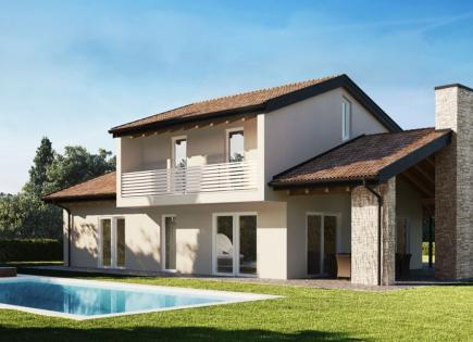 House for 369 590 euro in Cannes, France