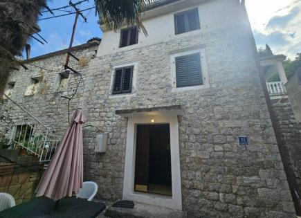 Maison pour 320 000 Euro à Tivat, Monténégro