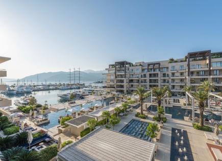 Appartamento per 2 000 000 euro a Tivat, Montenegro