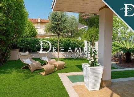 Villa for 1 850 000 euro in Forte dei Marmi, Italy