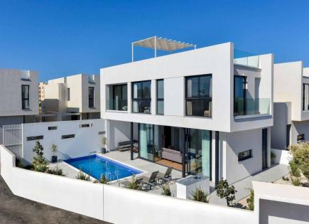 Villa for 620 000 euro in Protaras, Cyprus