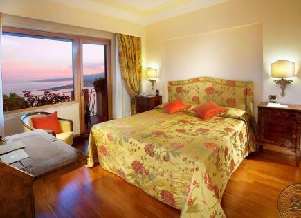 Hotel for 12 000 000 euro on Elba, Italy