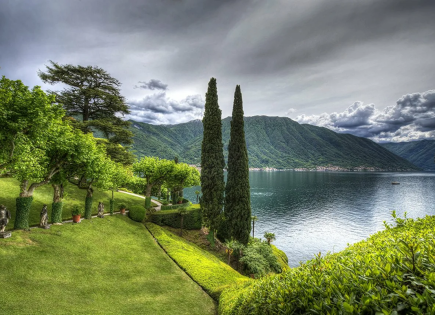 Terreno para 2 800 000 euro en Torri del Benaco, Italia