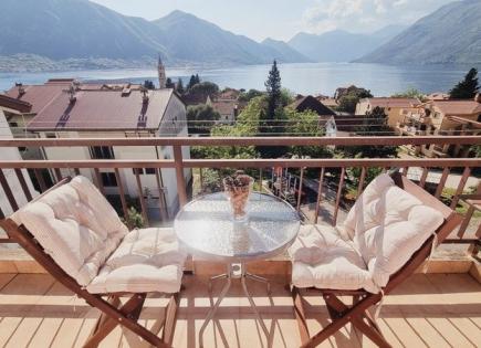 Wohnung für 125 000 euro in Dobrota, Montenegro