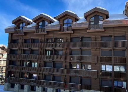 Apartment for 1 750 000 euro in Courchevel, France
