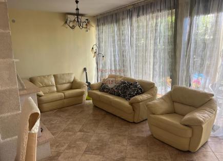 Casa per 265 000 euro sulla penisola di Luštica, Montenegro