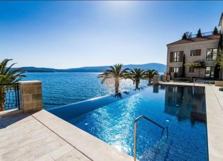 Wohnung für 949 000 euro in Tivat, Montenegro