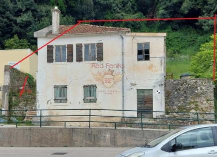 Grundstück für 380 000 euro in Herceg-Novi, Montenegro