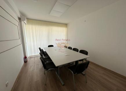 Proprietà commerciale per 368 300 euro a Budva, Montenegro