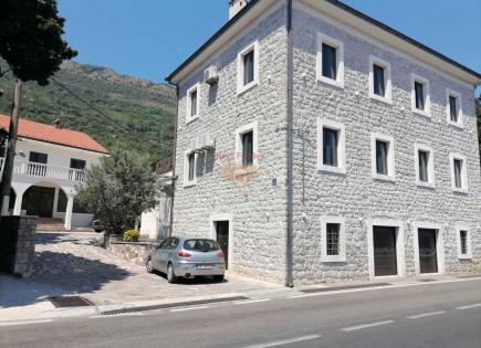 Casa per 1 300 000 euro a Herceg-Novi, Montenegro