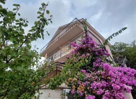 Haus für 450 000 euro in Budva, Montenegro