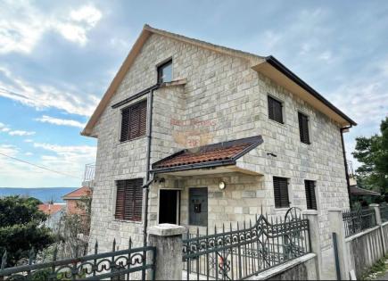 Casa per 400 000 euro a Tivat, Montenegro