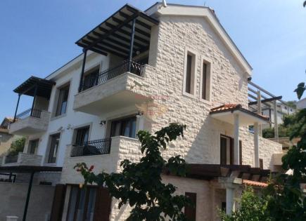 House for 490 000 euro on Lustica peninsula, Montenegro