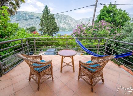 Villa for 275 000 euro in Stoliv, Montenegro