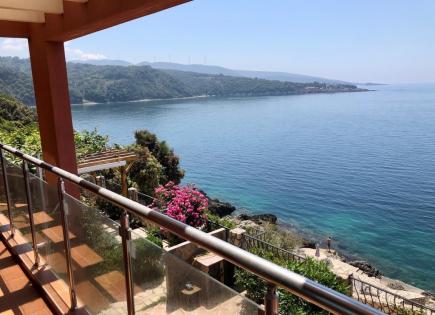 Apartment for 279 000 euro in Dobra Voda, Montenegro