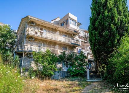 Villa per 420 000 euro a Becici, Montenegro