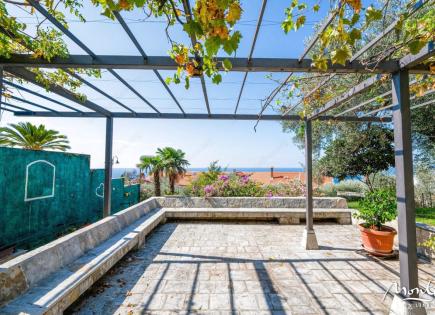 Villa per 895 000 euro a Sveti Stefan, Montenegro