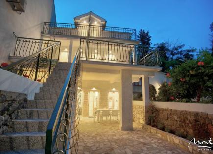 Apartment for 189 000 euro in Baosici, Montenegro